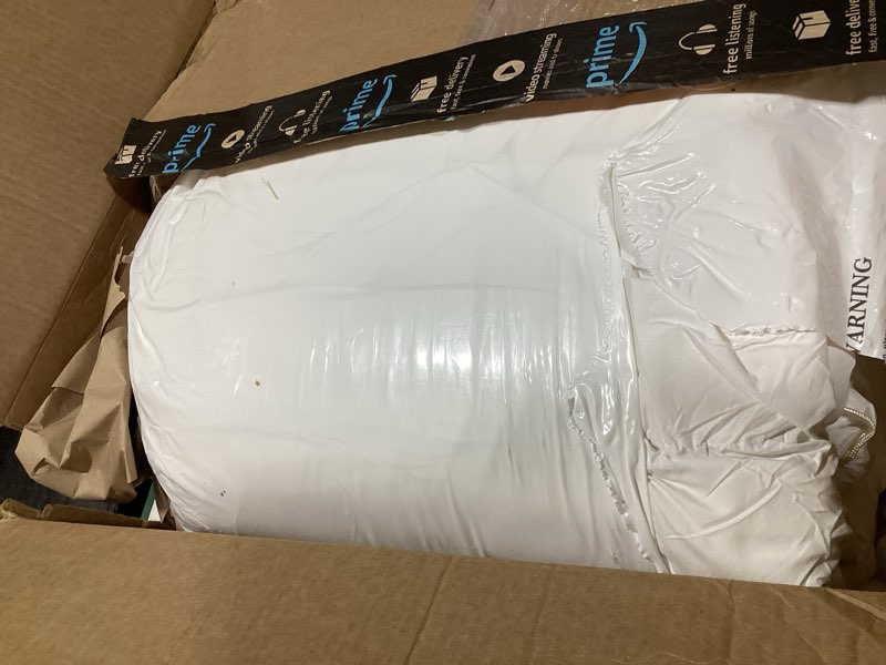 Condition photo showing Good Condition for bedsure king comforter set 7 pieces, blue striped bedding set for all seasons, reversible, cationic dyeing bed in a bag with comforter, sheets, pillowcases & shams 02 - blue king