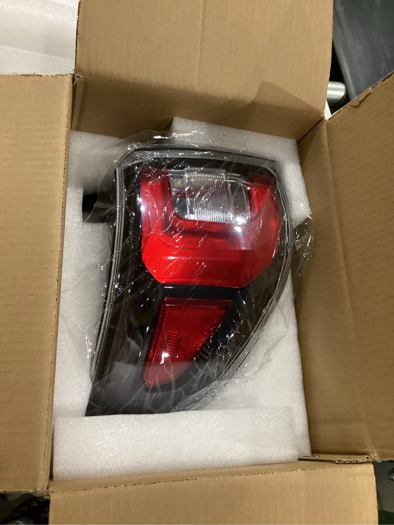 Condition photo showing Good Condition for tail light for gmc acadia 2013-2016/gmc acadia limited 2017 driver side 84051375-pfm bulb not included (left) red driver left side