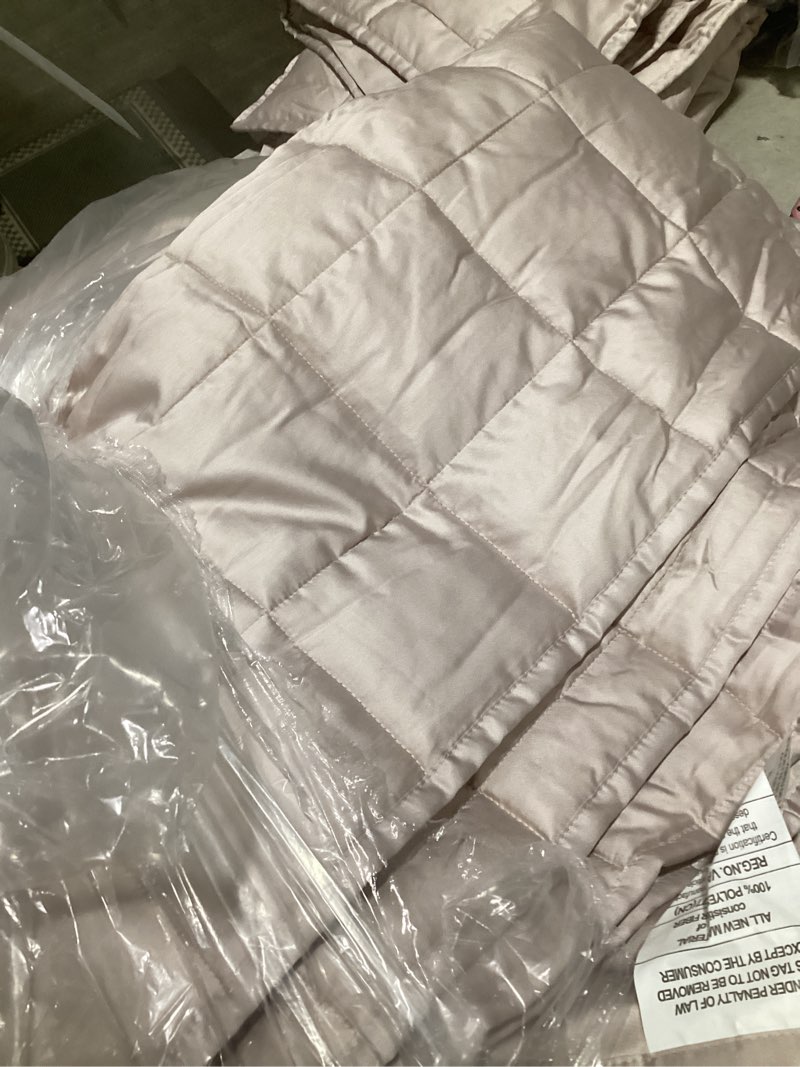 Condition photo showing Good Condition for european linen quilt set, full/queen