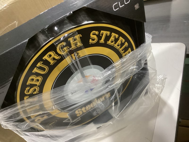 FOCO NFL Unisex-Adult NFL Team Logo Bottle Cap Wall Clock Pittsburgh Steelers One Size Black