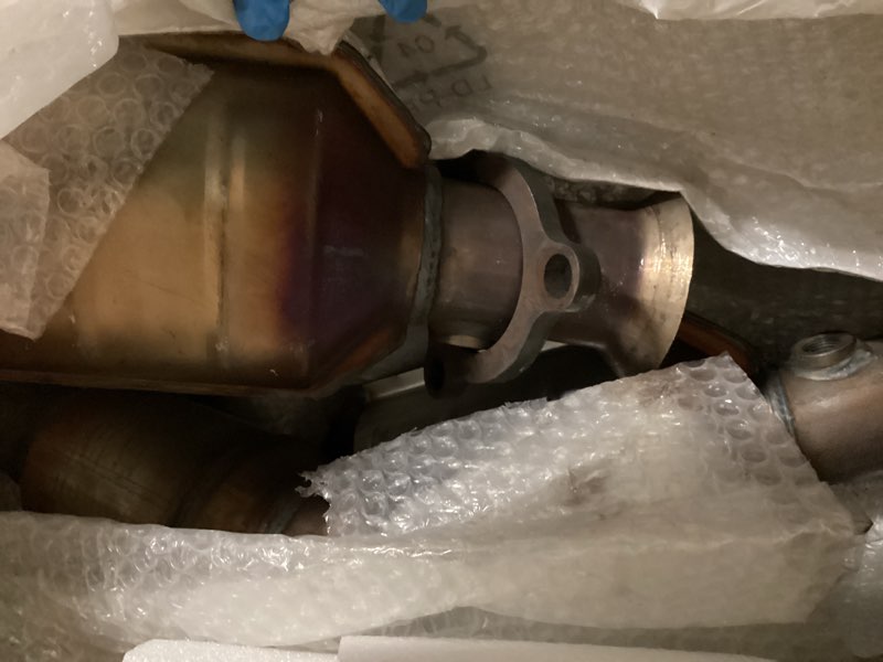 Condition photo showing As Is for catalytic converter compatible with 2014-2018 silverado 1500,sierra 1500 4.3l 5.3l 2015-2020 suburban, tahoe, yukon, yukon xl 5.3l, 645159, 20757674, 23486656, manifold catalytic converter