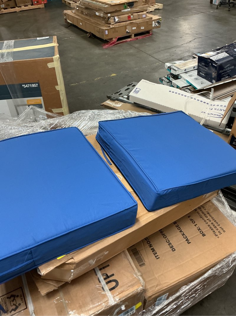 https://lotting-media.assets.bidfta.com/lotting_6d1fab62-bbc5-4e9a-bf86-18be478ecdf5