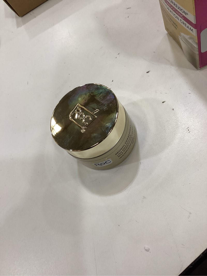 Condition photo showing Good Condition for roc retinol correxion max daily hydration anti-aging face moisturizer with hyaluronic acid, oil free skin care cream for fine lines, dark spots, post-acne scars, retinol moisturizer, 1.7 ounces with fragrance 1.7 ounce (pack of 1)