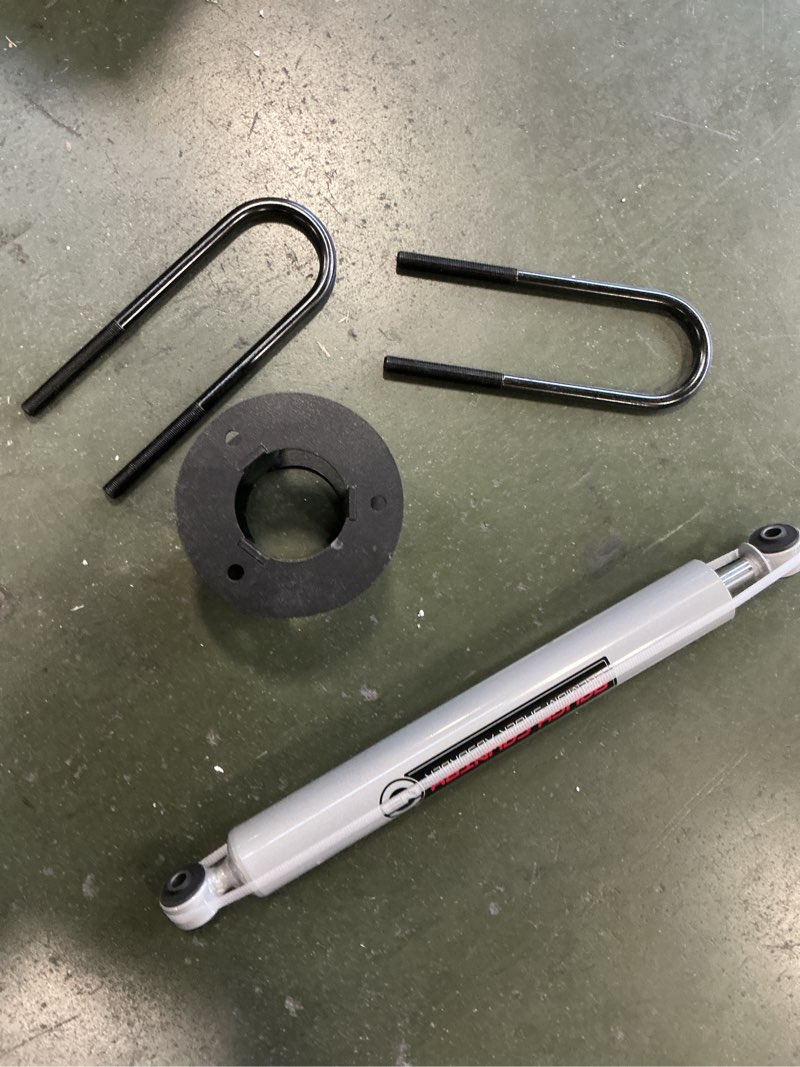 Condition photo showing As Is for (Unknown car model) Rough Country 2.5\" Leveling Kit trucks,offroad,jeeps,wrangler,suspension