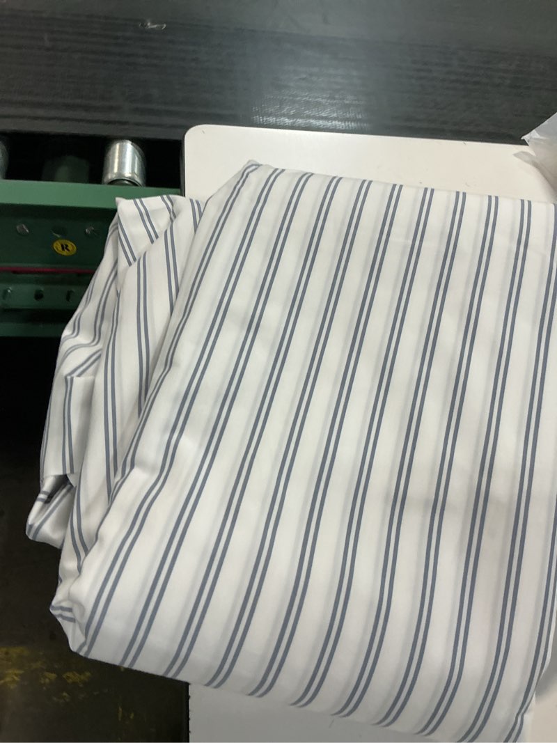 Condition photo showing Good Condition for quince, classic organic percale double stripe duvet cover set full/queen 3 piece
