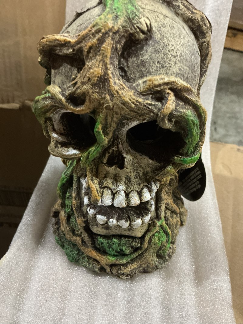 Condition photo showing New/Like New for GloFish TM78018 Tetra Ornamental Skull Fluoresce Under Blue Lights Aquarium Gravel - Extra Large
