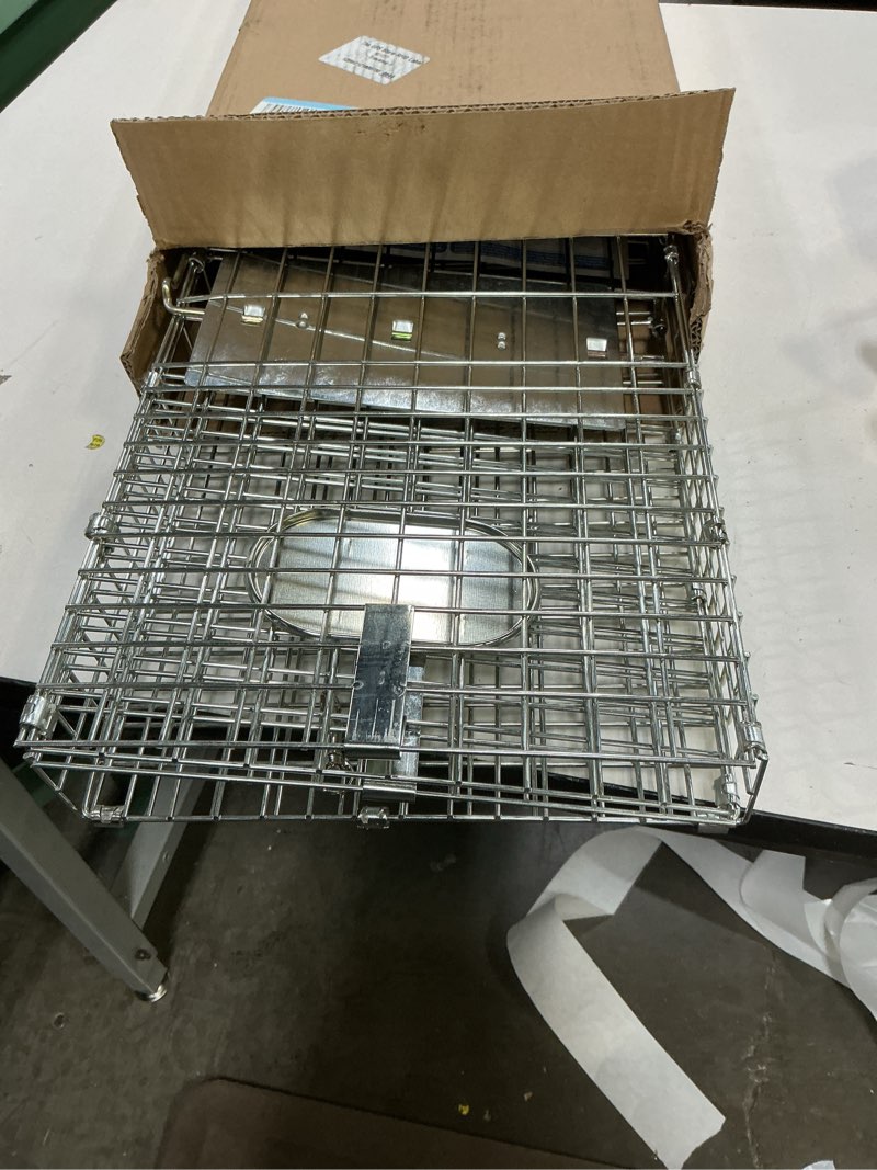 Condition photo showing Good Condition for szhlux 32" live animal cage trap, heavy duty folding raccoon traps, humane cat trap for stray cats, raccoons, squirrel, skunk, mole, groundhog, armadillo, rabbit, catch and release sz-hxl8130-new