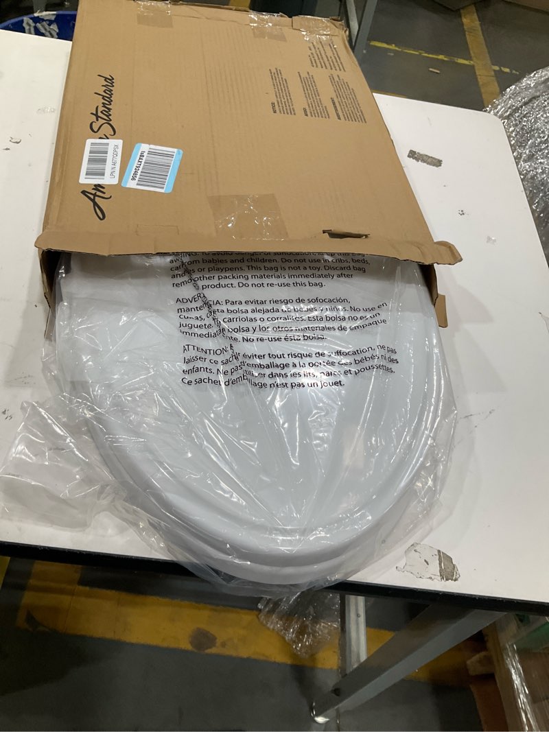 Condition photo showing Good Condition for american standard 5020a65g.020 traditional slow close toilet seat, white
