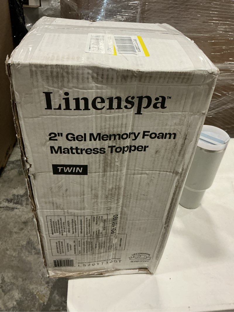 Condition photo showing New/Like New for linenspa memory foam mattress topper - 2 inch gel infused memory foam - plush feel - cooling and pressure relieving - certipur certified - dorm room essentials - twin size twin 2 inch classic gel