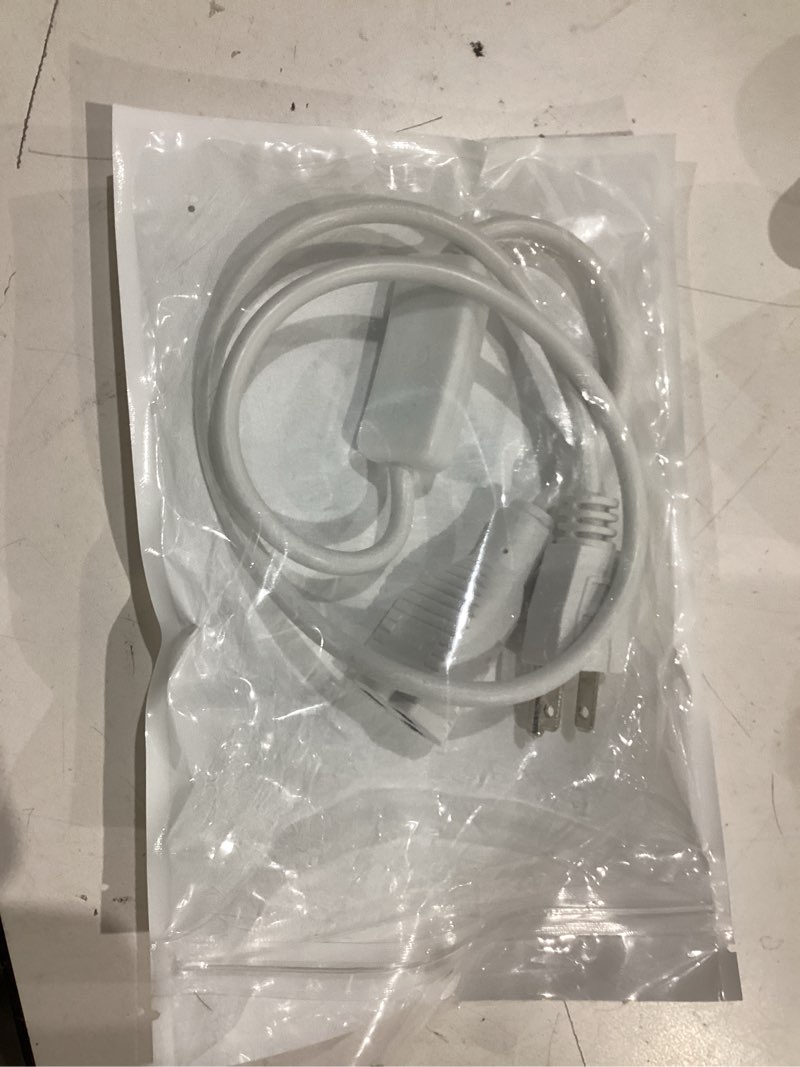 Condition photo showing Good Condition for extension cord with switch on/off 3 prong,1625w 18awg white indoor power cord,3a 125v nema 5-15p to nema 5-15r grounded plug receptacle 3ft white 3ft