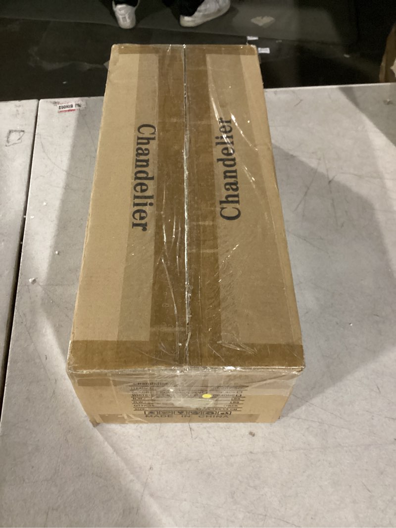 Condition photo showing Good Condition for Chandelier golden