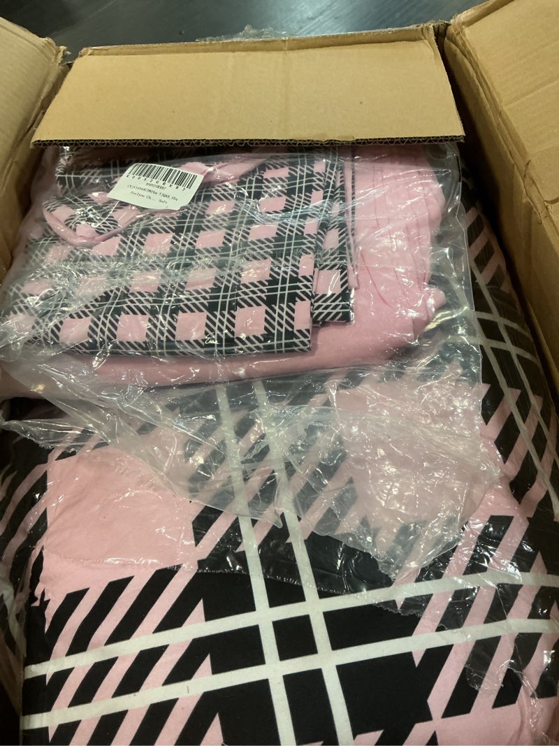 Condition photo showing Good Condition for feelyou checkered plaid comforter set with sheets 7 piece queen size stripe line bed in a bag kids boys girls geometric retro neutral bedding set vintage aesthetic bedroom decor breathable soft light pink black white queen
