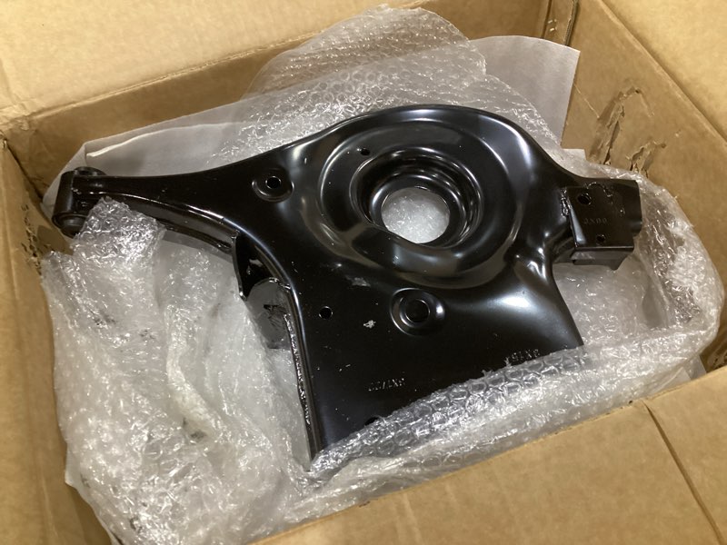 Condition photo showing Good Condition for rear lower left + right side suspension control arm kit compatible with nissan altima 2013-2018 & nissan maxima 2016-2021 replace # 551b1-3ta0d, 551b0-3ta0d