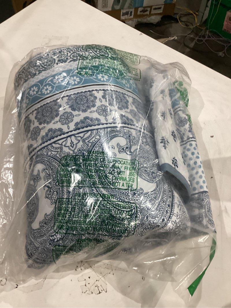 Condition photo showing Good Condition for WONGS BEDDING Boho Quilt Set Queen Size,Blue Bohemian 3 Pieces Quilt Sets, Lightweight Bedspread Coverlet Bedding Set for All Season (96"x90") Queen Dark Blue