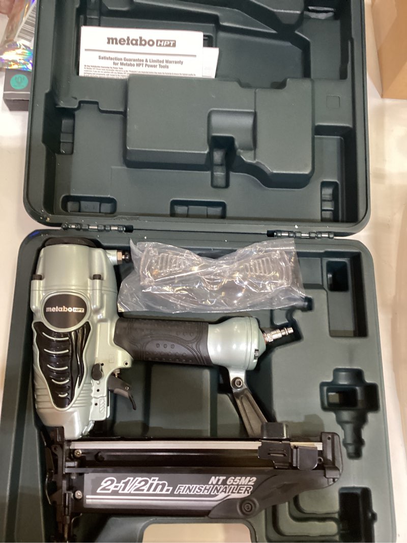 Condition photo showing As Is for metabo hpt 2-1/2-in 16 -gauge pneumatic straight finish nailer