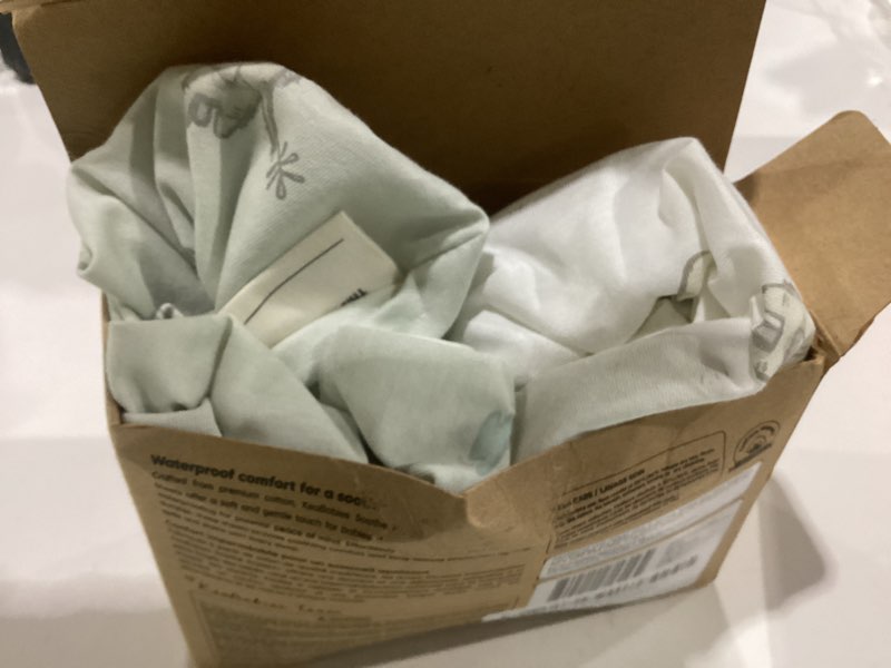 Condition photo showing Good Condition for 2pk waterproof bassinet sheets girls, boys 33x17 universal fit (elly) | cotton, bassinet mattress pad protector cover, compatible with graco,baby delight,chicco,halo bassinest swivel sleeper fitted elly waterproof universal fit 33 x 17