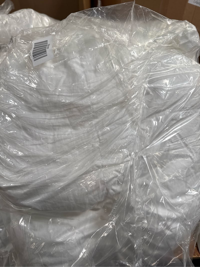 Condition photo showing Good Condition for all-season premium down alternative comforter, king/cal king, white