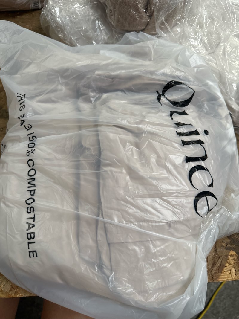 https://lotting-media.assets.bidfta.com/lotting_6dd3f2f6-559a-4992-9eed-ebdf5b6301cb