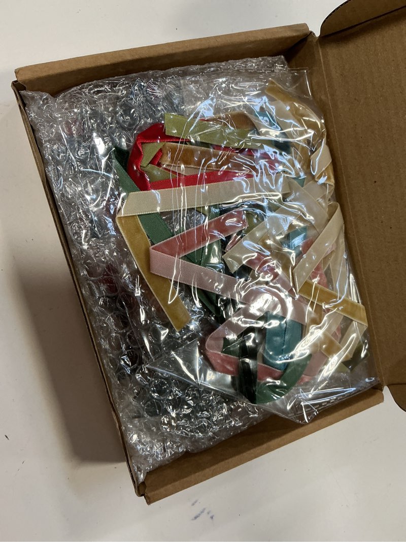 Condition photo showing Good Condition for Kasyat 60 Sets Team Christmas Ornaments Bulk Acrylic Hanging Ornament Employee Appreciation Gifts with Ribbon and Card Thank You Gift for Coworker Teacher Nurse Office Group Xmas Tree Decor (Star) 60 Star