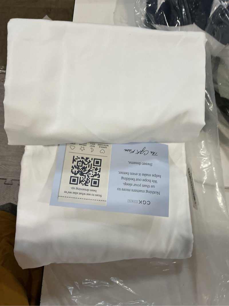 Condition photo showing Good Condition for extra deep queen sheet set - 6 piece breathable and cooling sheets - hotel luxury bedding for women, men, kids & teens - easy & secure fit - soft, wrinkle free and comfy - extra deep pockets - white 01 - white queen