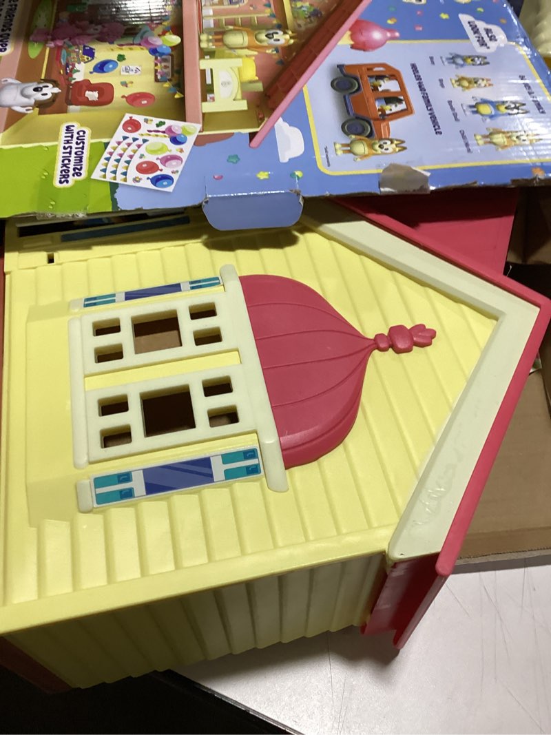Condition photo showing Good Condition for Bluey Celebration Home Playset, Portable Birthday Party Toy House with 11 Removable Accessories and 2.5” Figure, House Toys for Kids of Ages 3+ 3 - Celebration Home