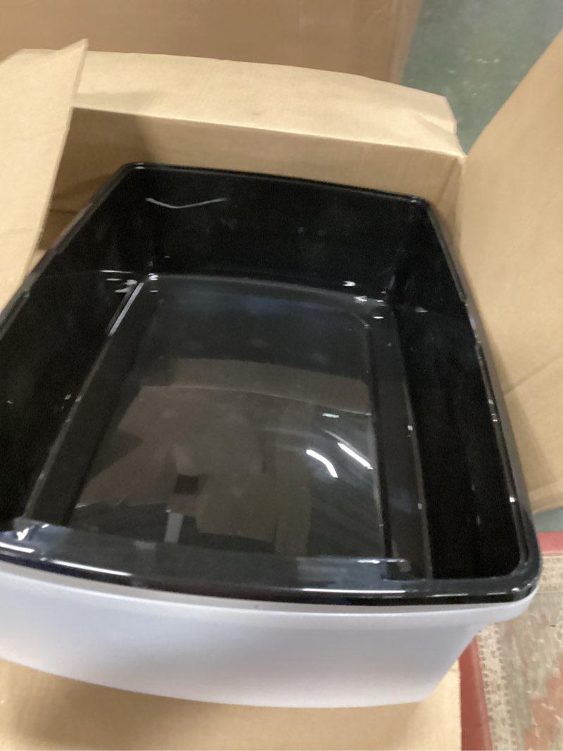 Condition photo showing Good Condition for IRIS USA XX-Large Cat Litter Box, Open Top Extra Large Litter Box for Big Cats and Multi-Cat Households, High Sided Scatter Shield, Easy to Clean, 30"L x 20"W x 14"H, Black XXL Black