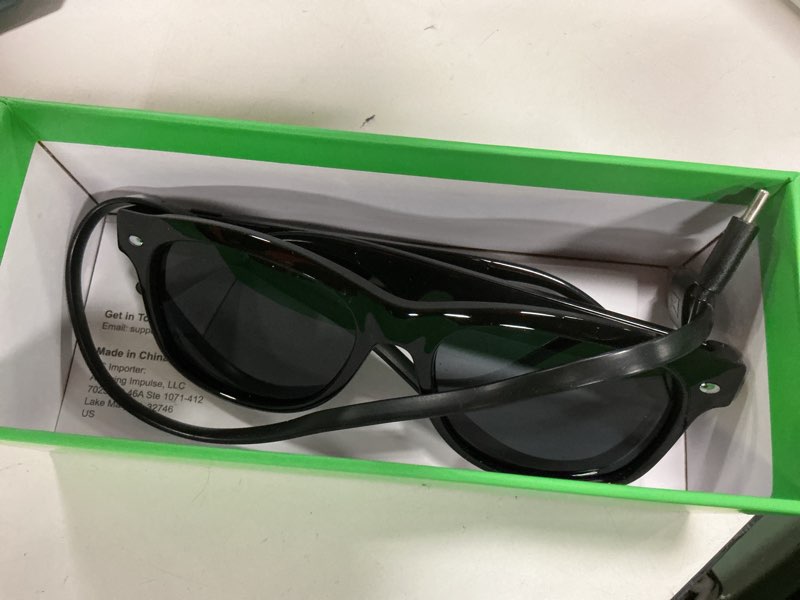 Condition photo showing Good Condition for bluetooth smart sunglasses - shiny black with black polarized lens (large)