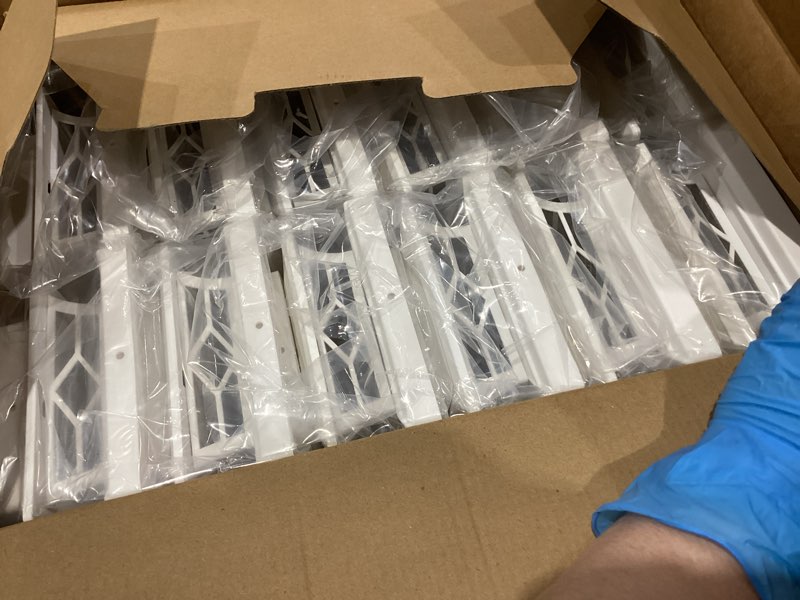 Condition photo showing Good Condition for volisun solar post cap lights: 12 - pack outdoor deck post cap lights white for dock fence waterproof 2 color modes,4x4/6x6 wooden/vinyl posts 12 pack white
