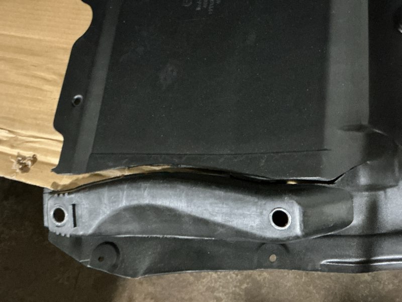 Condition photo showing As Is for engine radiator support cover splash guard for audi a6 a6l/a7 c7 2011-2018 splash guard skid plate with clips 4g0863821f 4g0863822c 4g0863822j 4g0863821b
