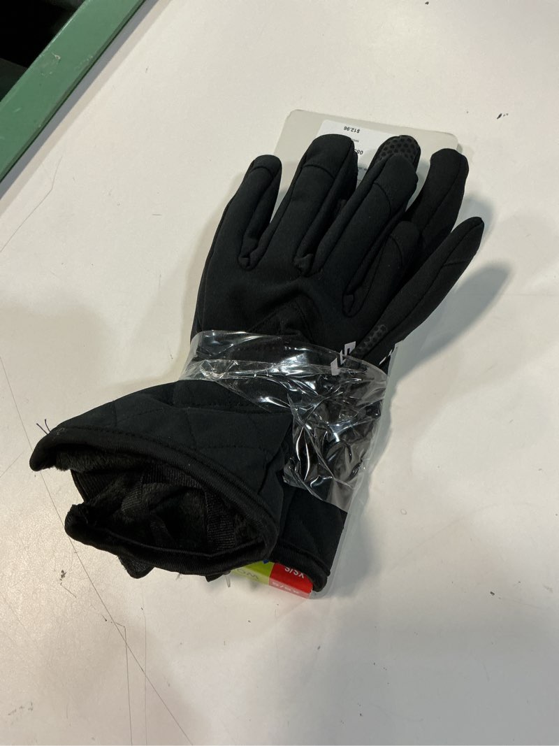 Condition photo showing Good Condition for free country adult softshell gloves