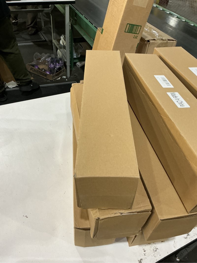 Condition photo showing Good Condition for Outdoor rug