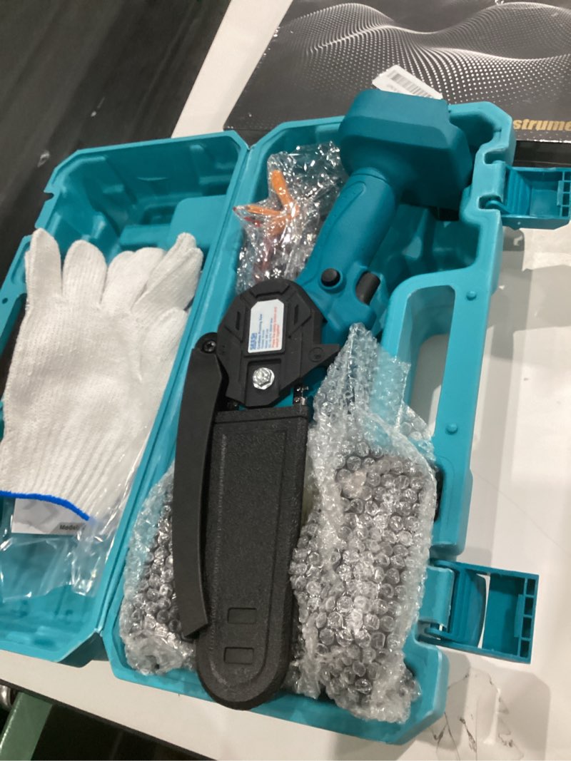 Condition photo showing Good Condition for Seesii Mini Chainsaw, 6-inch Mini Chainsaw Cordless, Handheld Electric Power Chain Saw with 2 Batteries, for Tree Trimming Wood Cutting, Best Gifts for Father, Dad, Husband, Men
