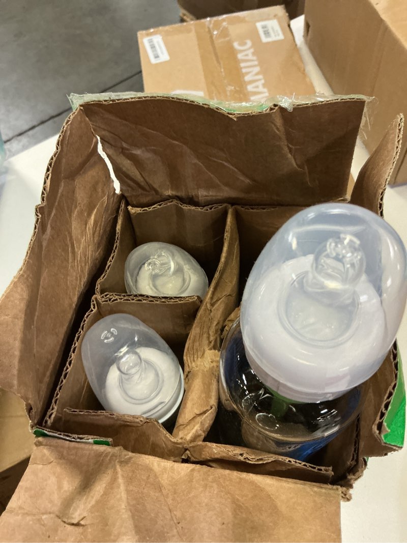 Condition photo showing Good Condition for dr. brown's anti-colic options+ narrow glass baby bottle with level 1 slow flow nipple, bpa-free, 8 oz/250 ml, 0m+, 4-pack (packaging may 