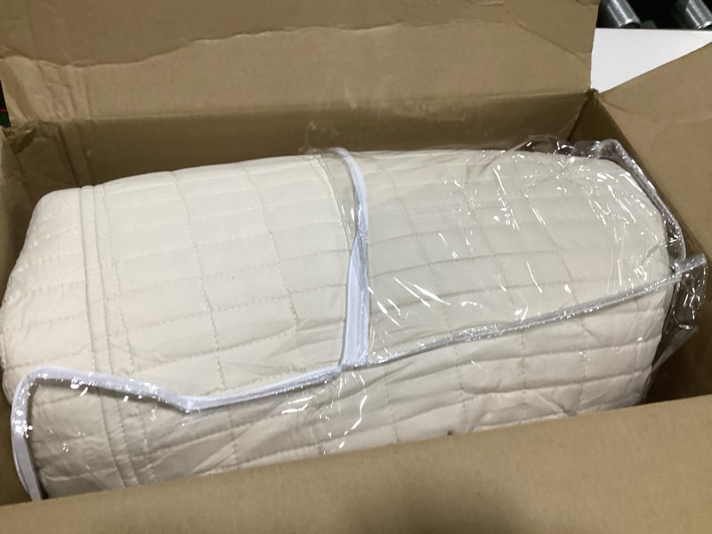 Condition photo showing Good Condition for Comfort Spaces Ivory Oversized King Quilt Set 120"x118" Bedspread Quilted Summer Lightweight Microfiber Bedding Coverlet with Double Sided Stitching Soft All Season Cozy 3 Piece with Matching Shams Ivory Oversized Bedspread King(120"x118") Plaid