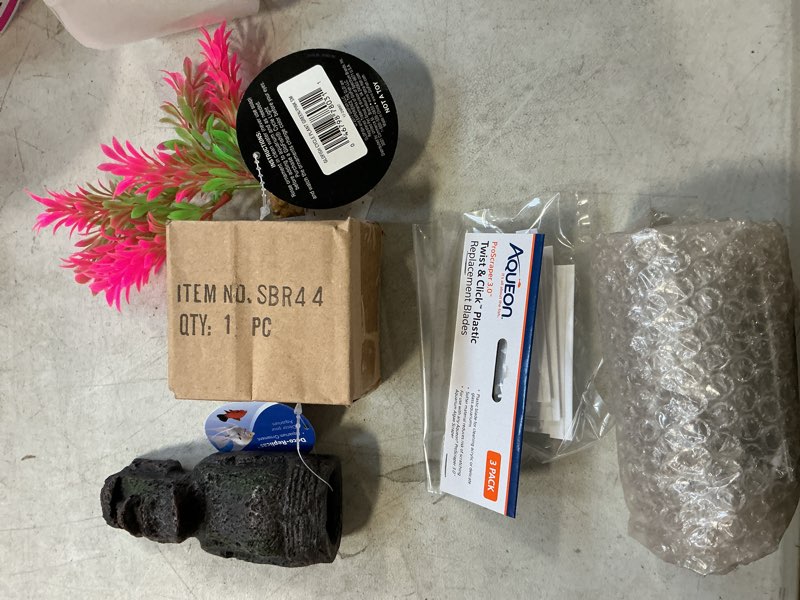 Condition photo showing New/Like New for Assortment of small pet items, Miscellaneus small, variety of items multiples pieces 5 pieces total 