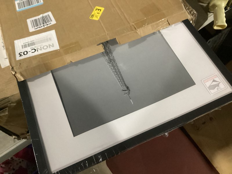 Condition photo showing Good Condition for upsimples 17x22 Picture Frame, Display Pictures 12x18 with Mat or 17 x 22 Without, Wall Hanging Poster Frames, Black, 1 Pack Black 17x22