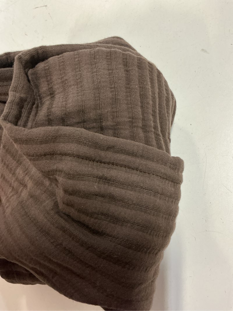 Condition photo showing New/Like New for quince gauze cotton brown pillow case