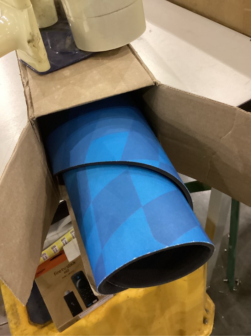 Condition photo showing Good Condition for Jump Rope Mat Outdoor Indoor, Oval 52'' x 36'' Non-slip Fitness Exercise Mat, 5mm Shock Absorption Extra Thick Design, Suitable for Home Gym Floor, Concrete Jump Roping