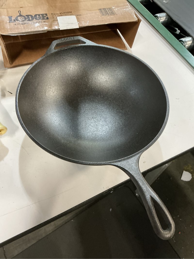 Condition photo showing Good Condition for Lodge Chef Collection 12.5 Inch Wok
