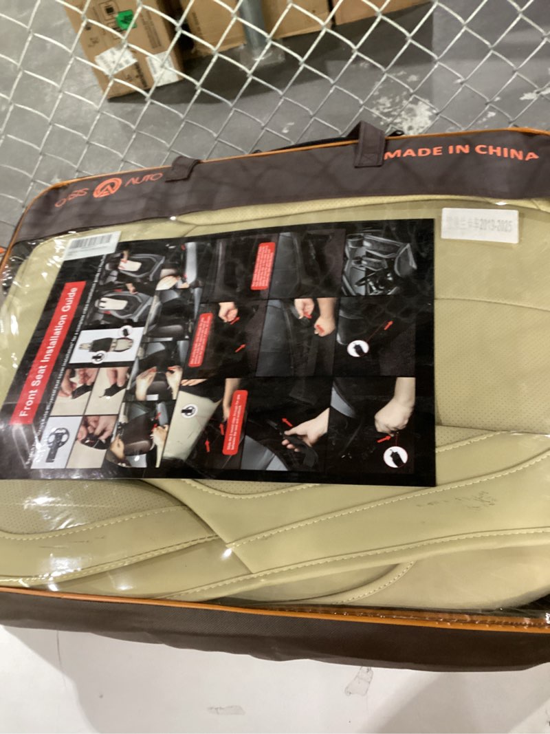 Condition photo showing New/Like New for Oasis auto universal seat cover