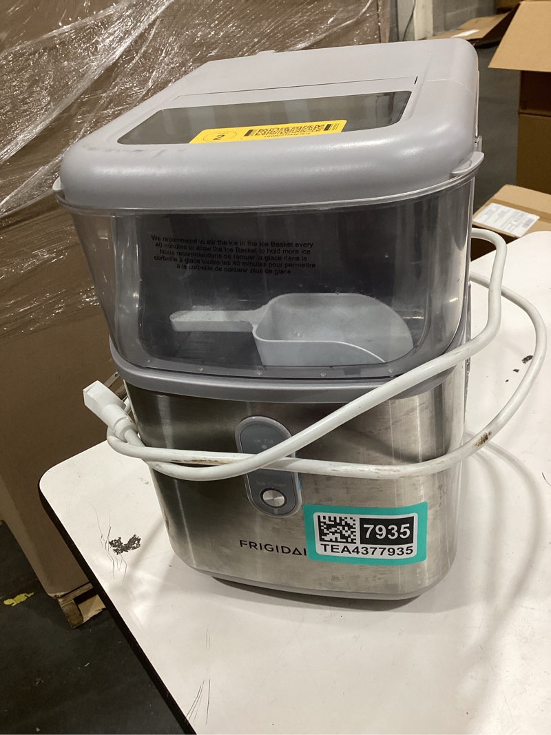frigidaire 26-lb ice per day portable/countertop bullet ice maker ( stainless )