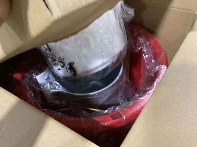 Condition photo showing New/Like New for nostalgia 6-quart parlor electric ice cream maker  red