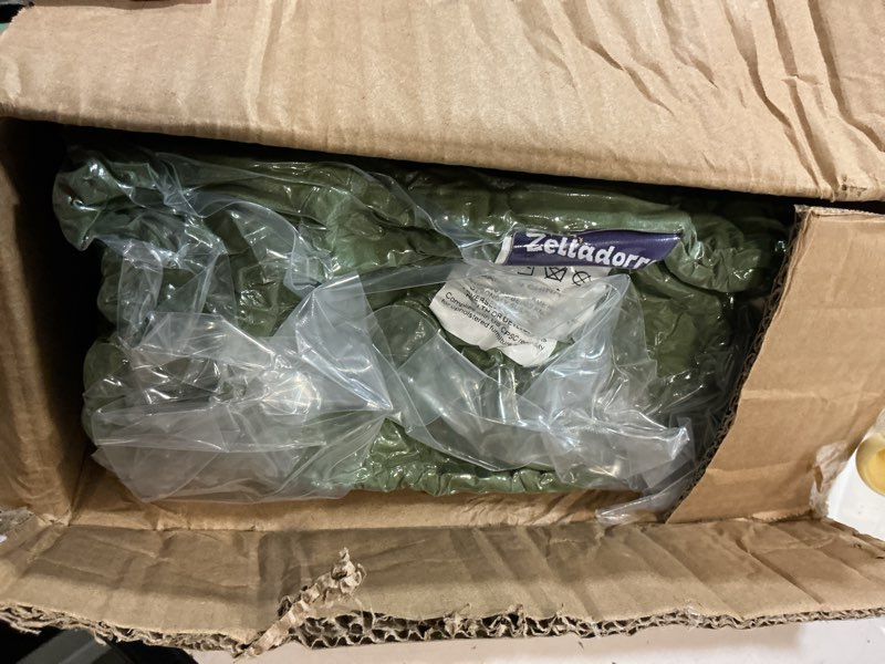 Condition photo showing New/Like New for zelladorra japanese floor mattress, futon mattress with portable storage bag and washable cover, roll up thick tatami mat suitable for camping, guest room, green, twin twin (80"l x 39"w) green ( 4"th + dust cover ?