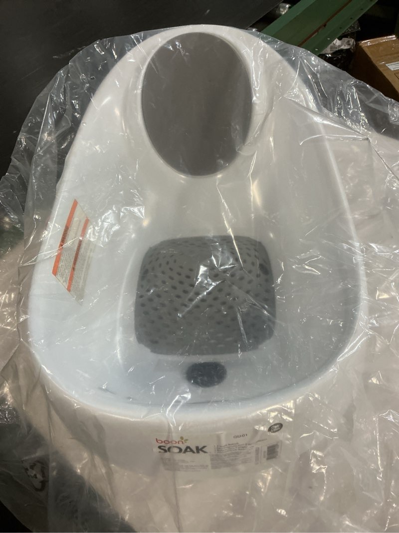 Condition photo showing New/Like New for Boon Soak 3 Stage Baby Bathtub - Baby Bath Tub with Three Support Positions for Newborn to Toddlers - Color Changing Drain Plug for Ideal Bath Temperature - Gray - Ages 0 to 18 Months and Up White 1 Count (Pack of 1)