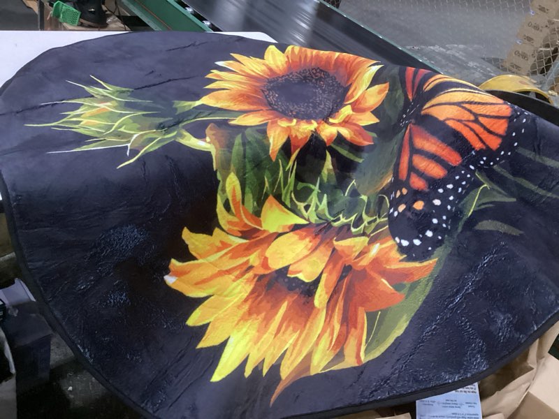 Condition photo showing Good Condition for unirea  bug round black insect circle rug, washable non slip area rug for entryway, kitchen, bedroom, bathroom, nursery, living room, thin soft circular rugs indoor décor, low pile carpet black, round, similar to stock photo