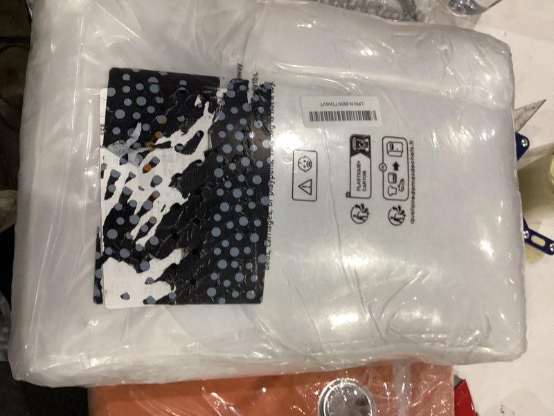 Condition photo showing New/Like New for MIULEE 26x26 Euro Pillow Inserts,Set of 2 Down Feather Throw Pillows for Couch Sofa Bed, Decorative Fluffy Throw Pillow Inserts Cotton Fabric,White 2 26x26 Inch