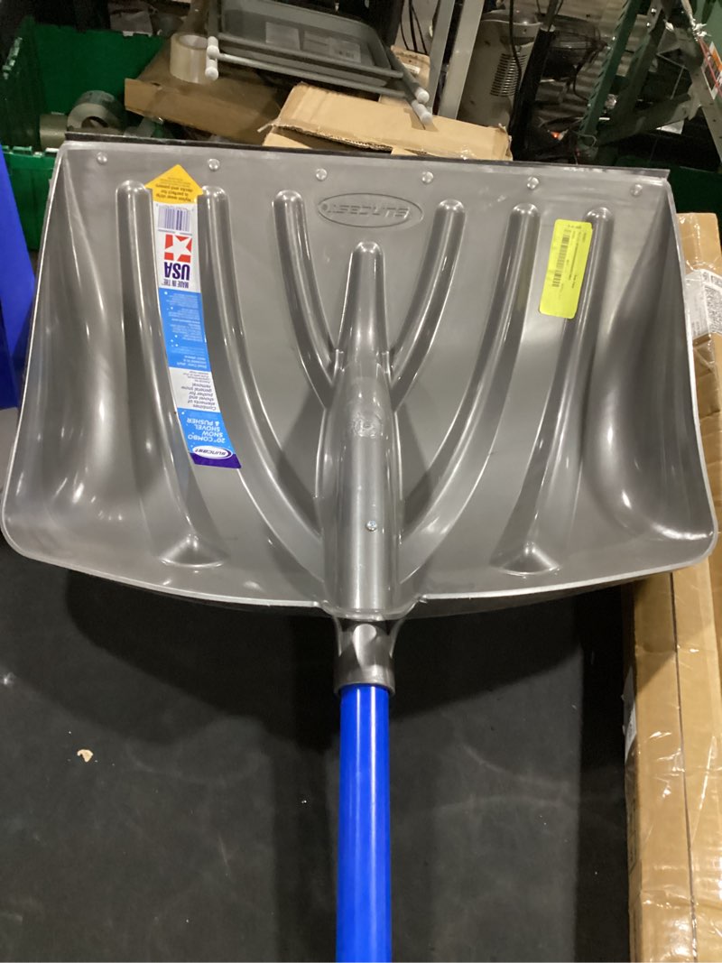 Condition photo showing Good Condition for suncast 20" steel core combo snow shovel