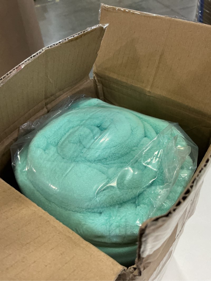 Condition photo showing Good Condition for ultra soft fleece blanket king size - flannel fleece luxury king blanket - lightweight for couch bed chair - thick, warm & breathable - all season cozy fuzzy, anti-static microplush bedding, turqoise 15 - turqoise king (90" x 108")