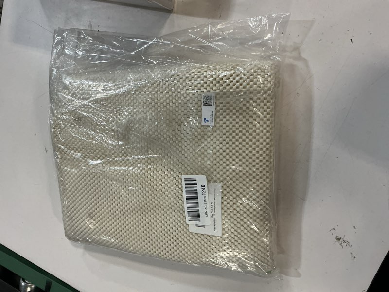 Condition photo showing Good Condition for veken 6x8 ft rug pad gripper for hardwood floors, non slip rug pads for area rugs, thick rug grippers for tile floors, under carpet anti skid mat, keep your rugs safe and in place 6' x 8' (rectangular) 1-white