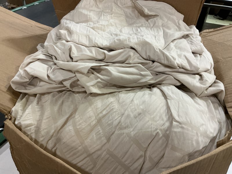 Condition photo showing Good Condition for zzlpp beige king comforter set 7 pieces, seersucker bed in a bag with sheets, all season bedding sets with 1 comforter, 2 pillow shams, 2 pillowcases, 1 flat sheet, 1 fitted sheet 02 - beige king